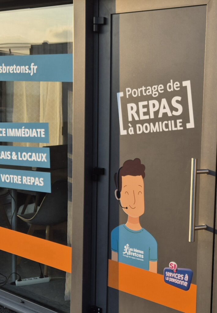 Vitrine d'une agence Les Menus Bretons